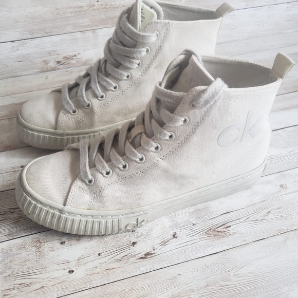 Calvin Klein Lace-Up Beige Canvas Sneakers Women Size 6. - Picture 3 of 4